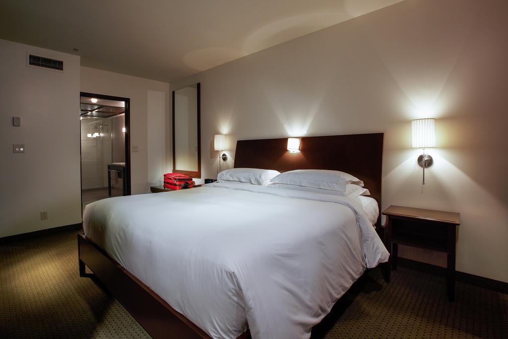 Hotel Mortagne Boucherville Exteriör bild